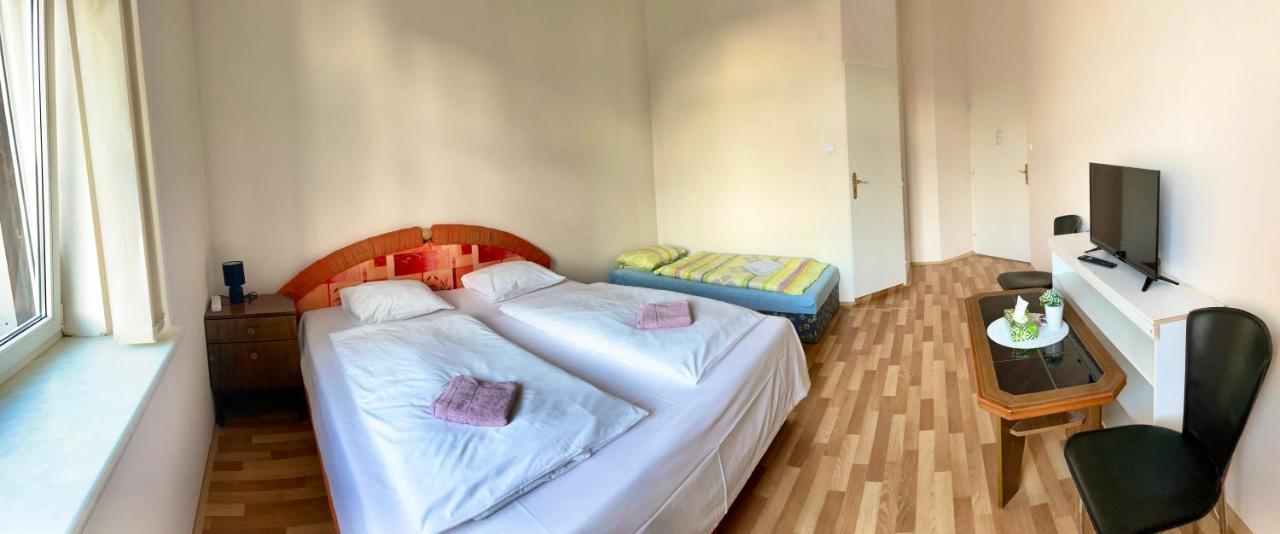 Pension Majovka 海布 外观 照片